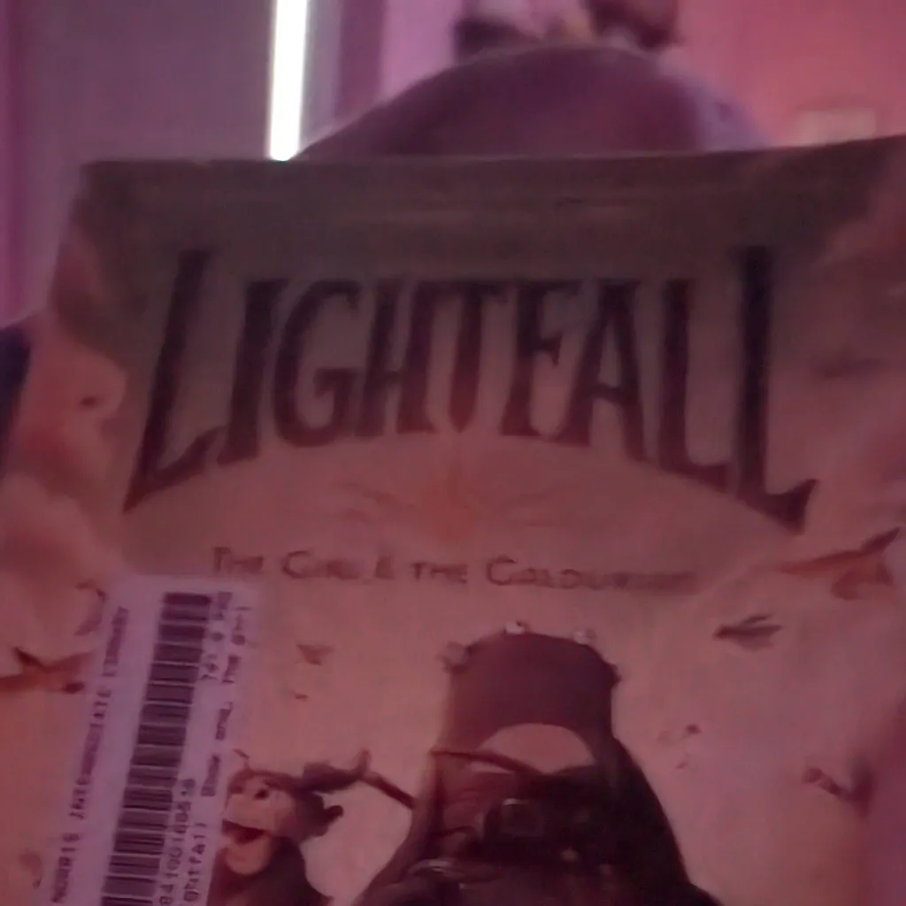 chat with ai character: light fall!