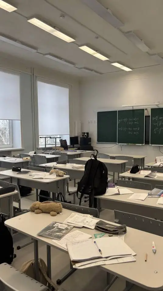 Talkie AI - Chat with School 
