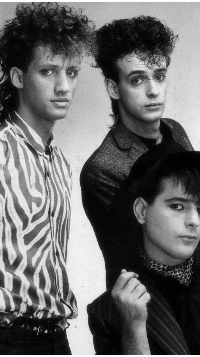 ai character: Soda Stereo 🎸🔥 background