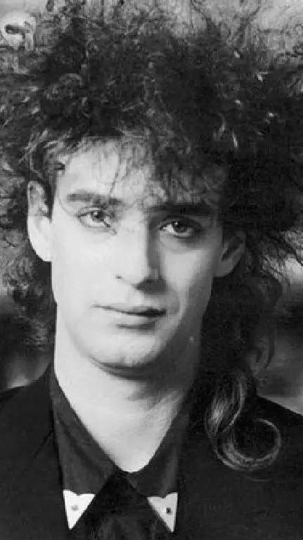 ai character: Gustavo  background