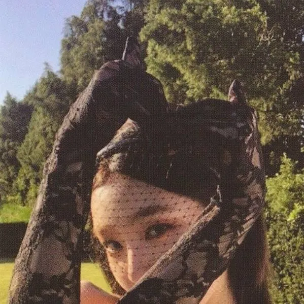 chat with ai character: irene