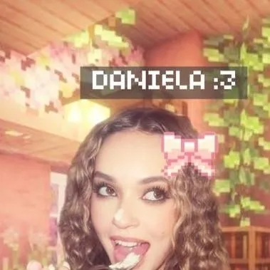 chat with ai character: daniela