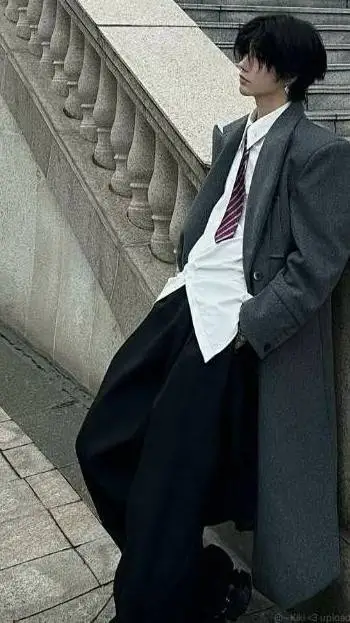 ai character: luiz background