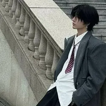 chat with ai character: luiz