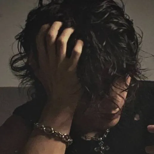 chat with ai character: Justin 