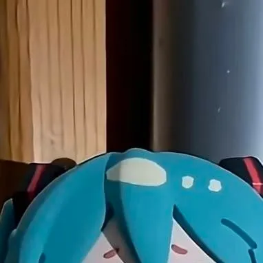 chat with ai character: mini miku
