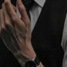 chat with ai character: Alex Mafioso🫦