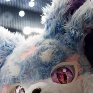 chat with ai character: chinees mask cot