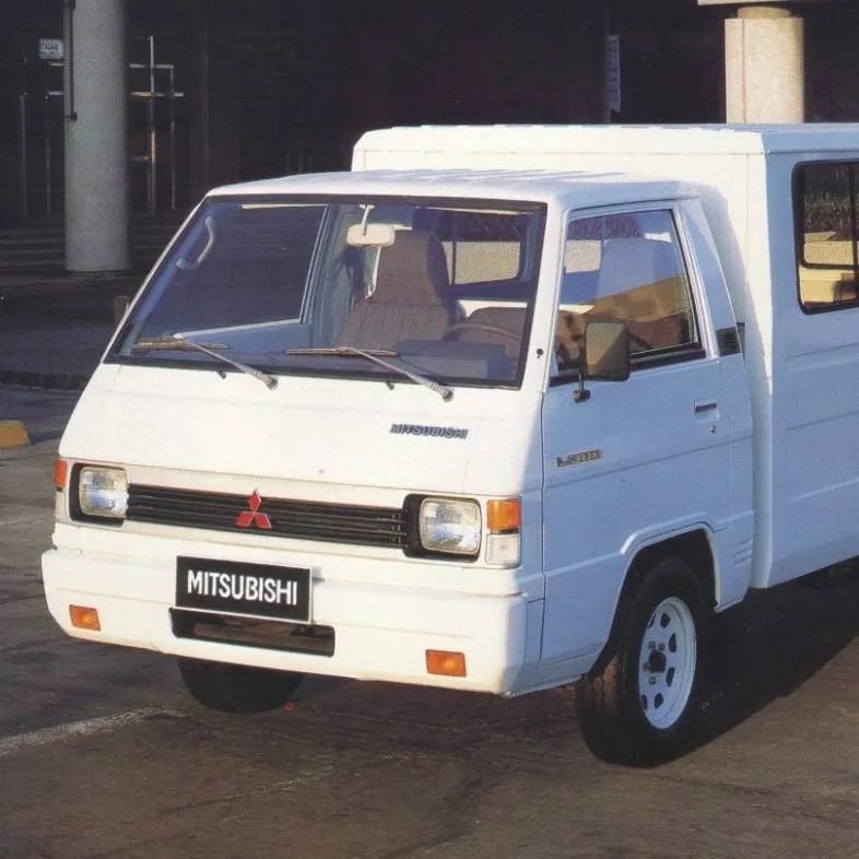 chat with ai character: 2003 L300 FB