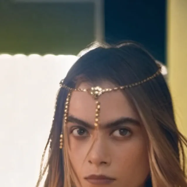 chat with ai character: Madisson