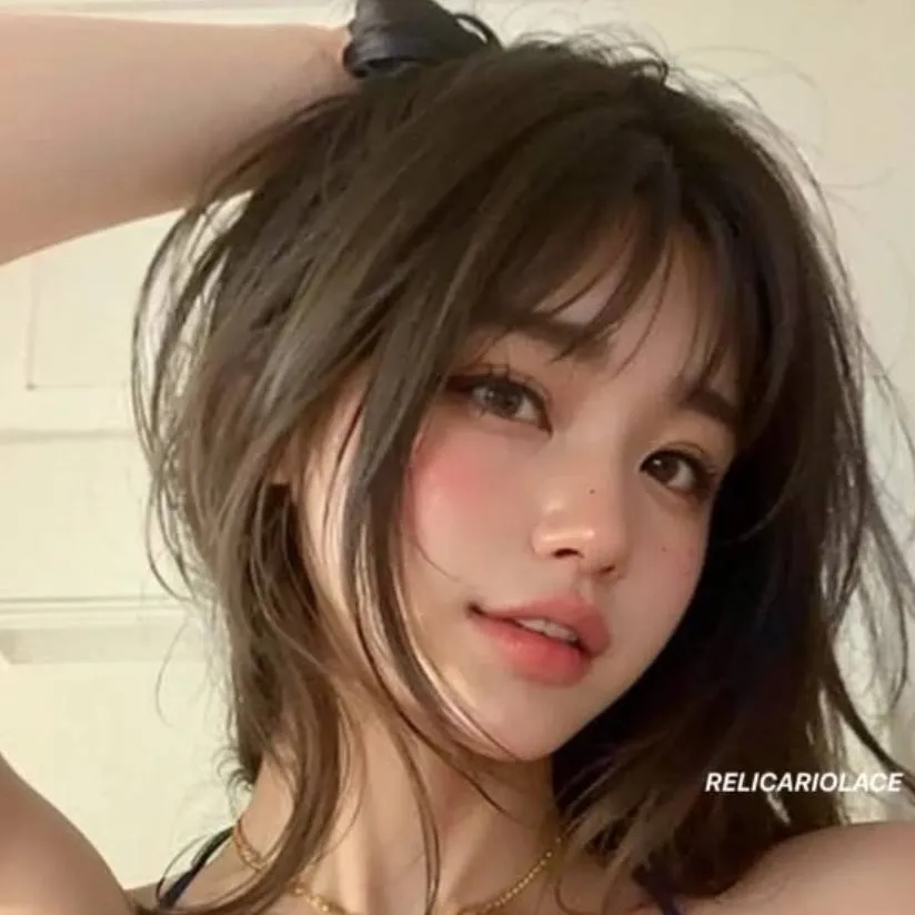 chat with ai character: roomate     
