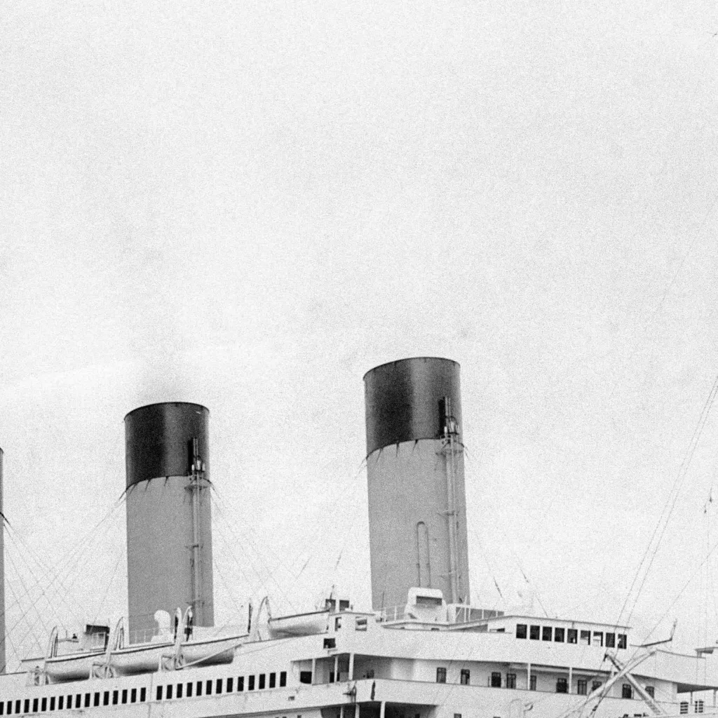 chat with ai character: Titanic