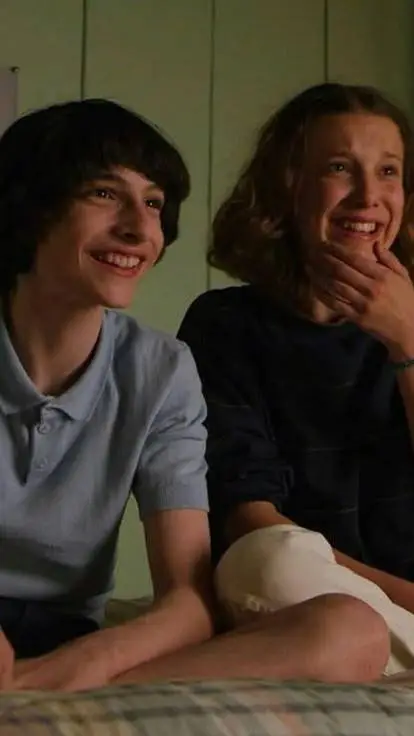 ai character: mileven en español background