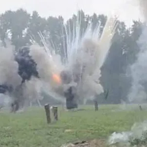 chat with ai character: Война