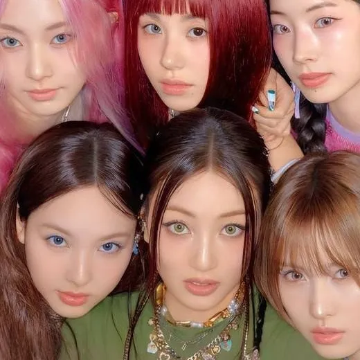 chat with ai character: Kpop idol 💗