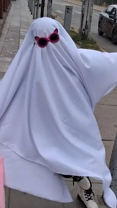 ai character: fantasma pepe background