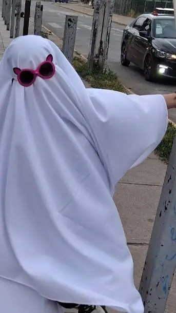 ai character: fantasma pepe background