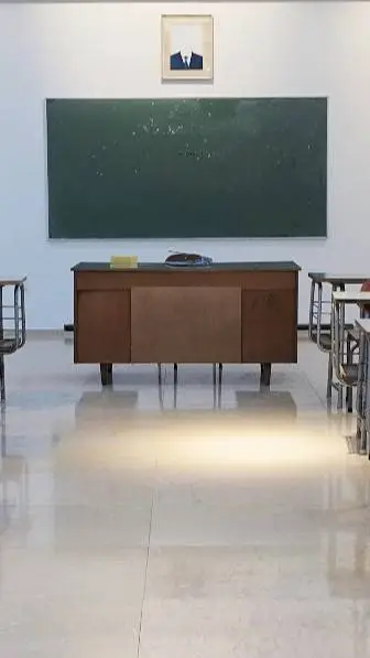 ai character: pet to skl day! background