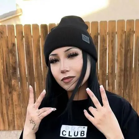 chat with ai character: Jayroxxx