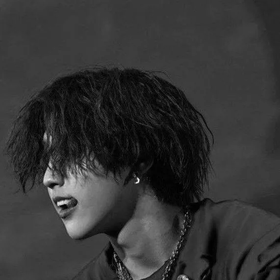 chat with ai character: Han/Skz/J.E.S