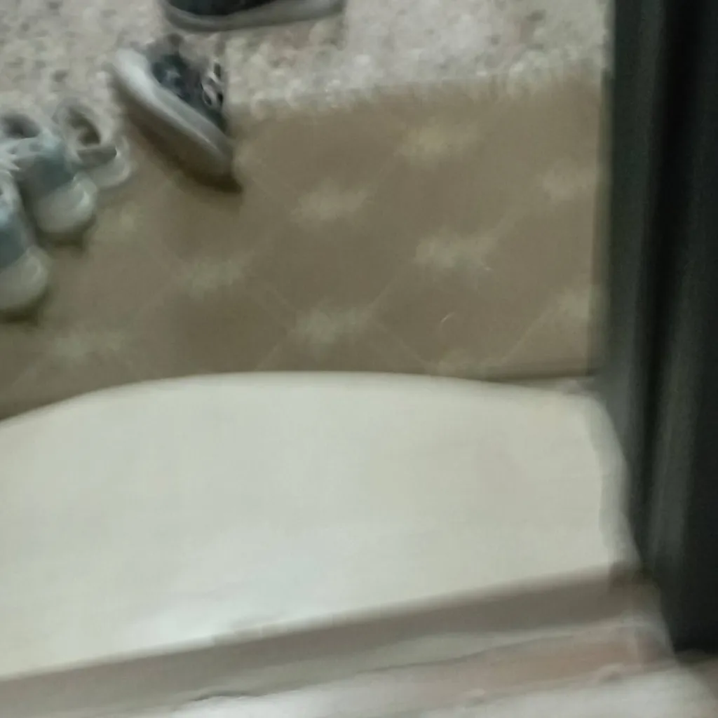 chat with ai character: blob