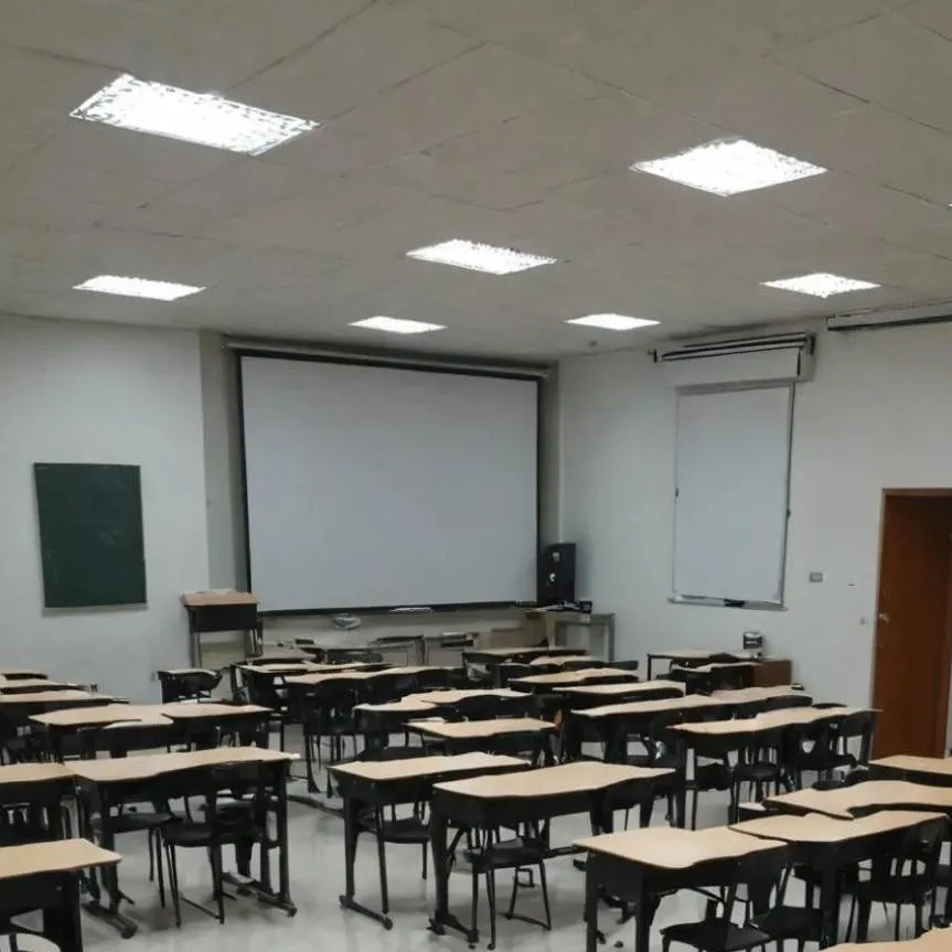chat with ai character: escola de safadeza