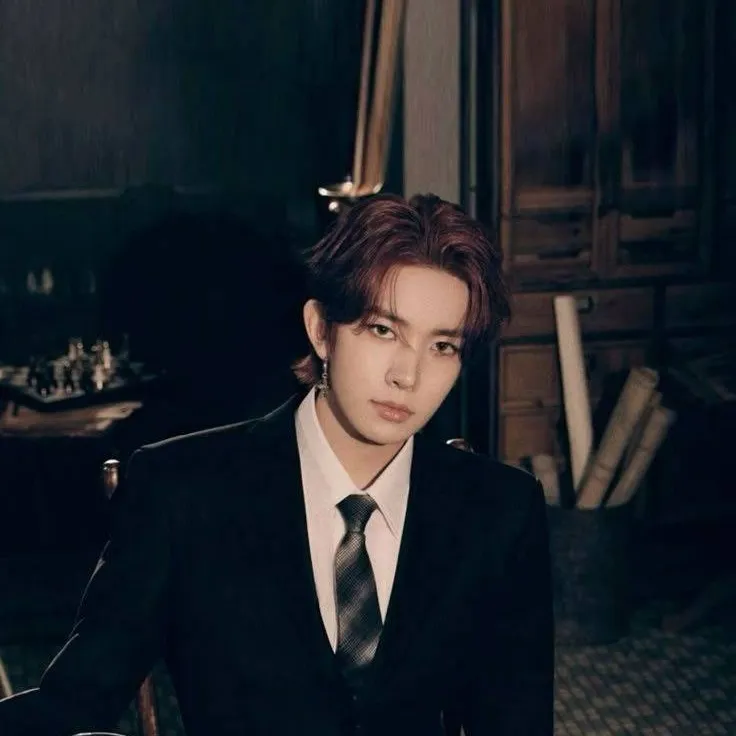 chat with ai character: 𝑯𝒆𝒆𝒔𝒆𝒖𝒏𝒈 ꨄ︎