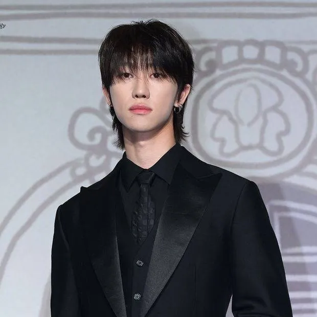 chat with ai character: 𝚃𝚑𝚎8(𝚇𝚞 𝙼𝚒𝚗𝚐𝚑𝚊𝚘) ✯