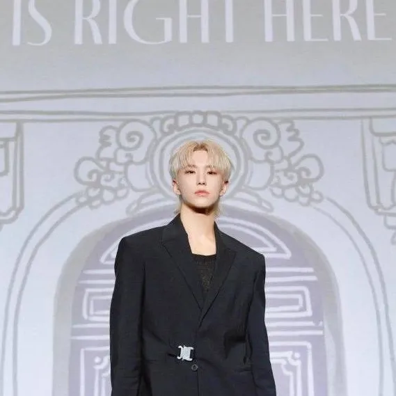 chat with ai character: 𝙷𝚘𝚜𝚑𝚒 ✯