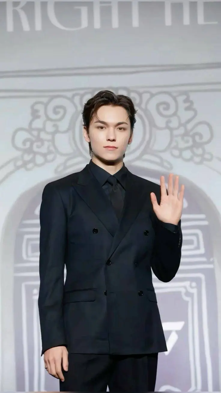 ai character: 𝚅𝚎𝚛𝚗𝚘𝚗 ✯ background