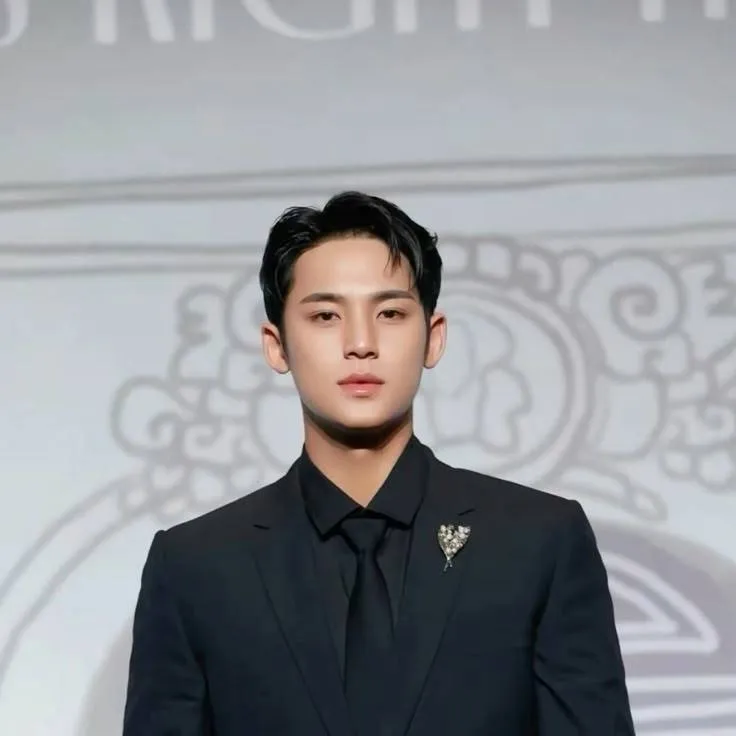 chat with ai character: 𝙼𝚒𝚗𝚐𝚢𝚞 ✯