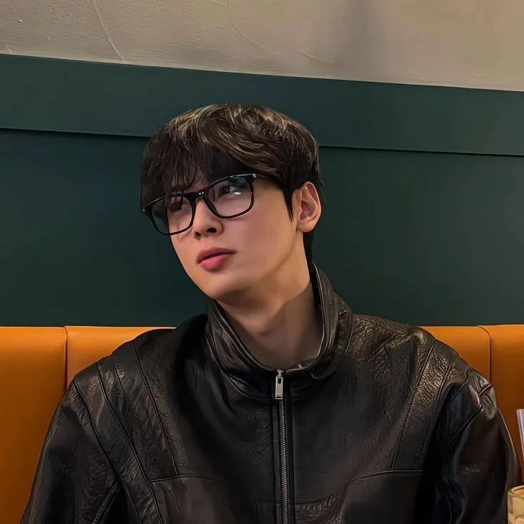 chat with ai character: 𝙲𝚑𝚊 𝚎𝚞𝚗 𝚠𝚘𝚘 ✯