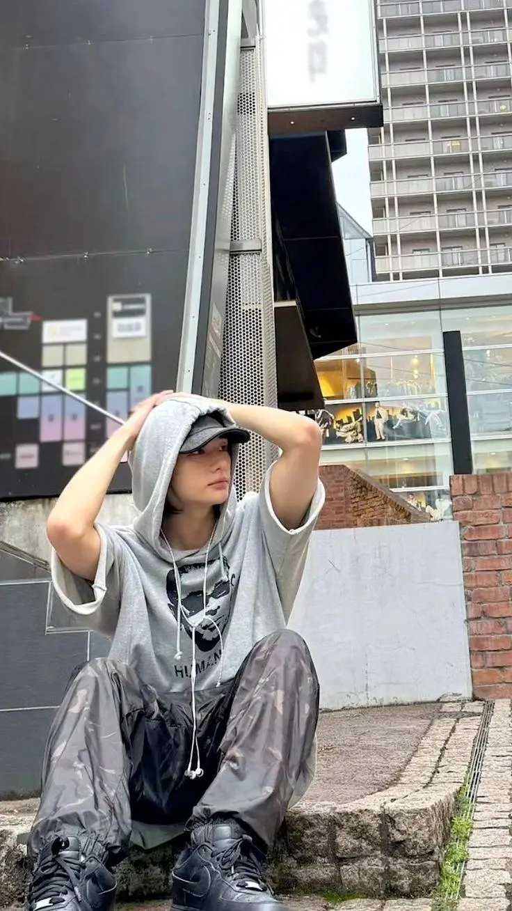 Talkie AI - Chat with 𝙷𝚢𝚞𝚗𝚓𝚒𝚗 ✯