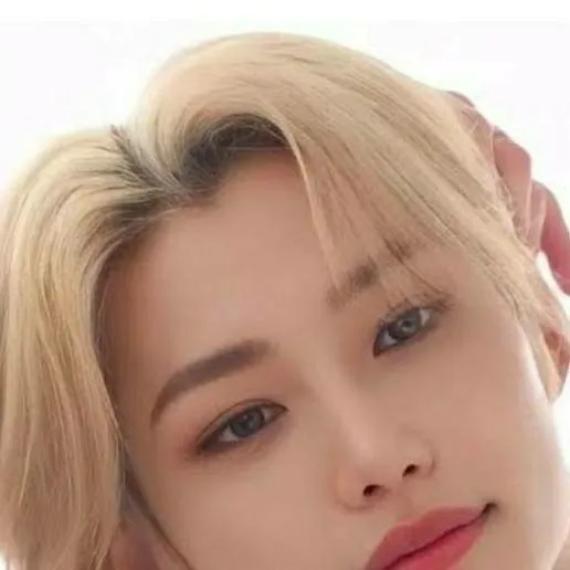 chat with ai character: Felix🎀