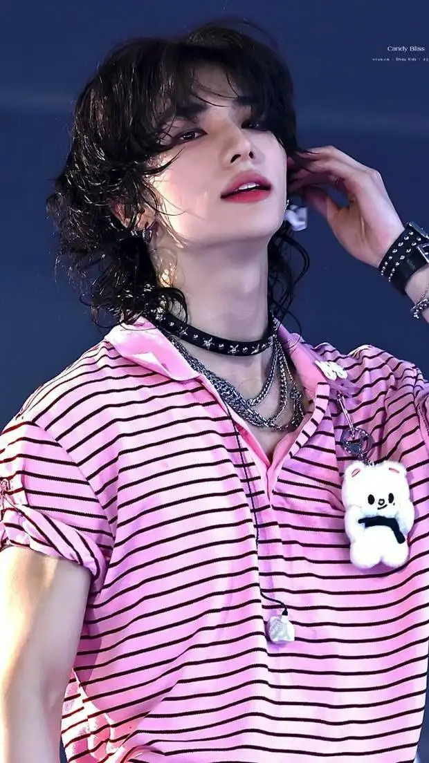 ai character: hyunjin  background