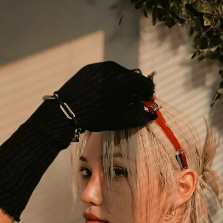 chat with ai character: Felix 