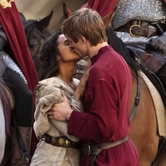 chat with ai character: Arthur and gwen