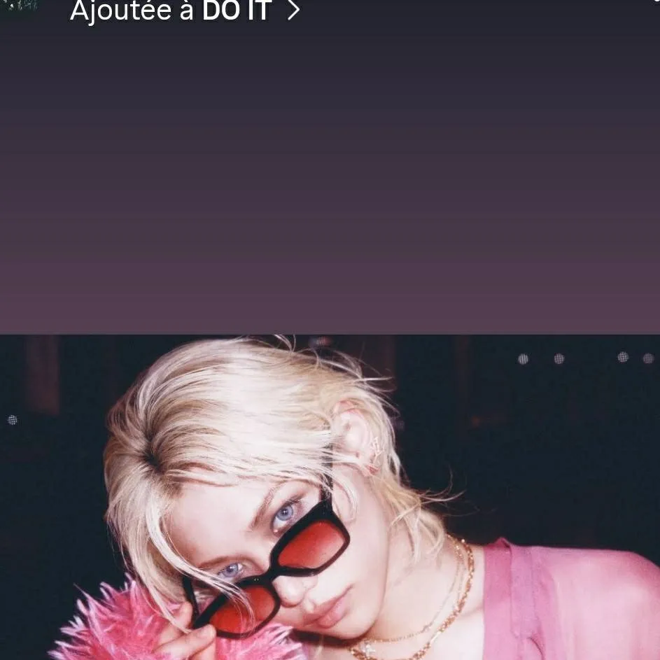 chat with ai character: Felix