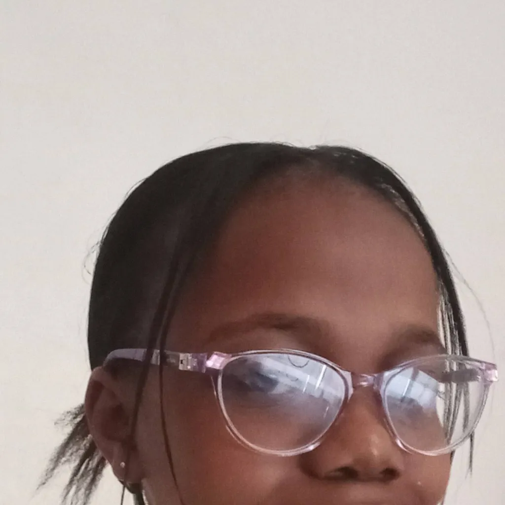 chat with ai character: Zolwandle 🇿🇦✨️🎀💫🔥