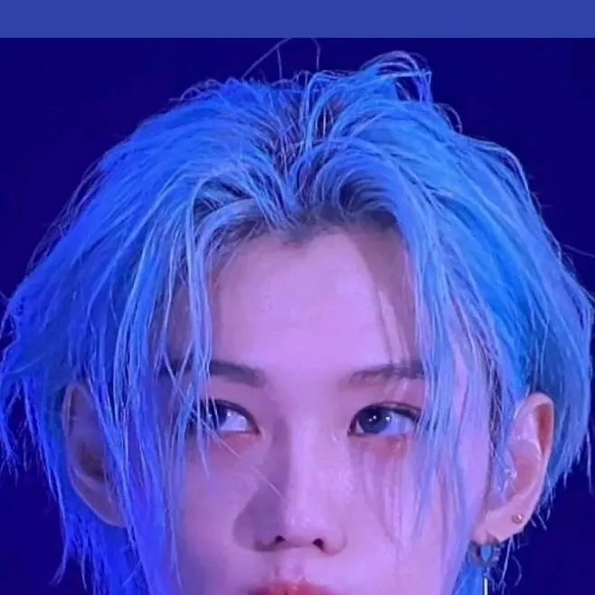 chat with ai character: FELIX ✨️