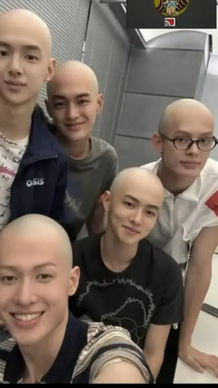 ai character: Cortis  background