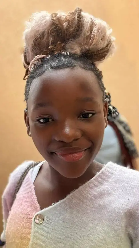 ai character: Mantle🎀🇿🇦⭐️✨️🎀 background