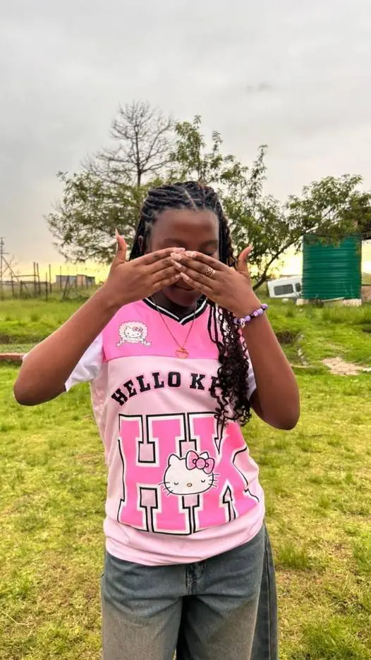 ai character: UMINATHI 🇿🇦✨️🎀💐❤️ background