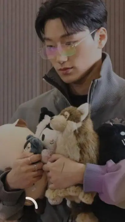 ai character: Choi san background