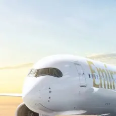 chat with ai character: Plane school