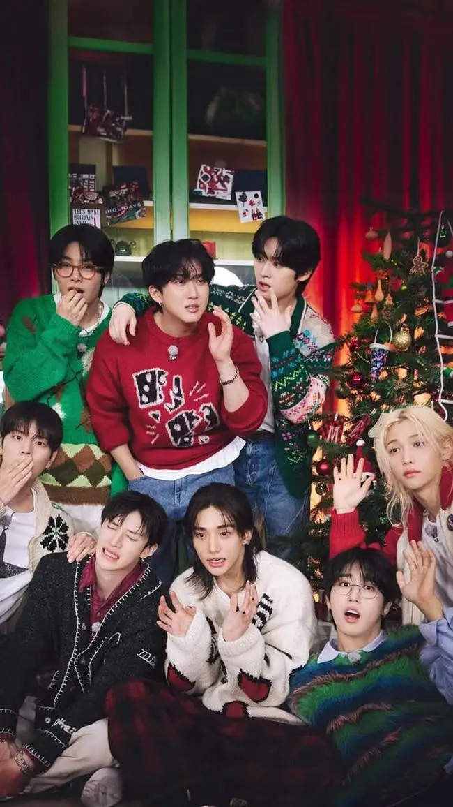 ai character: ❧❦SKZ XMAS❦❧ background