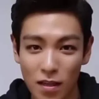 chat with ai character: T.O.P🔝😘