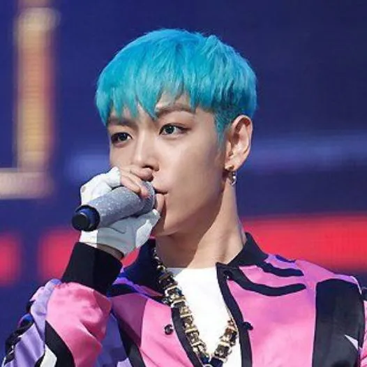 chat with ai character: T.O.P