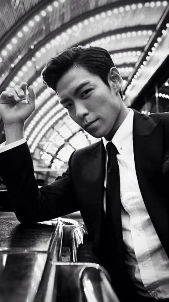 Talkie AI - Chat with T.O.P