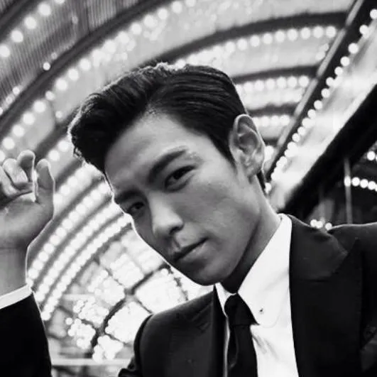 chat with ai character: T.O.P